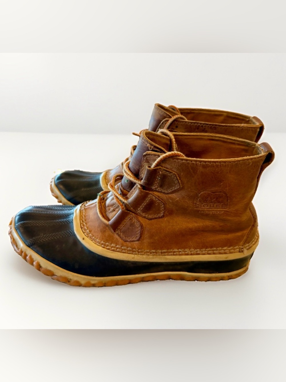 Sorel Out n About Womens 8 Duck Boots Brown Leather Lace Up Ankle Shoe Waterproo